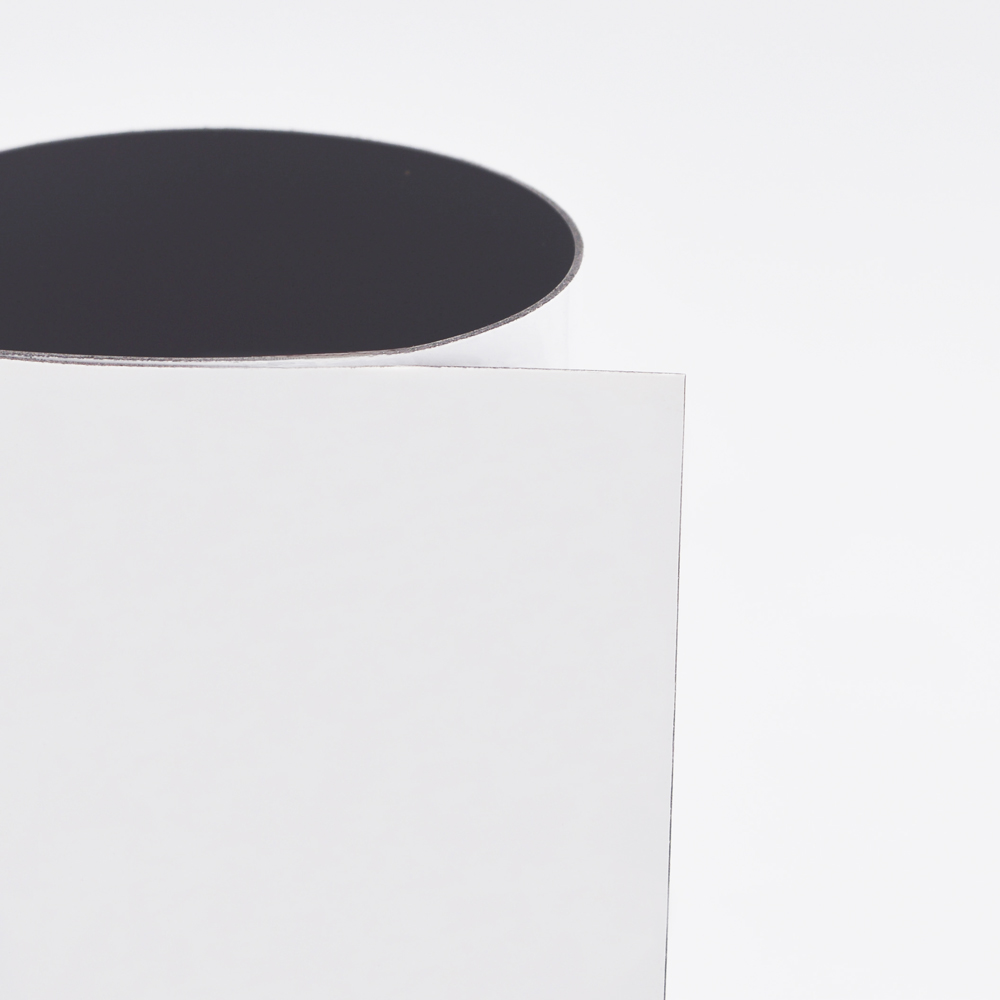 Magnetfolie: Glänzend weiße Magnetfolie 50x70 cm